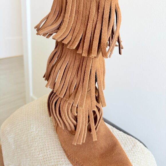 Minnetonka 3 Tier  Fringe  Boots - 8 - Picture 3 of 13